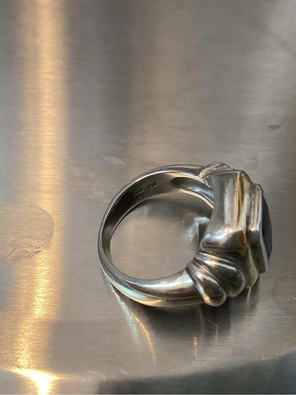 Sterling gold black stone ring. - Picture 8 of 8